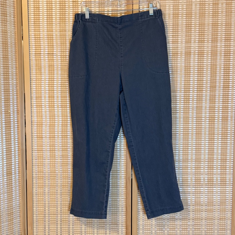 Croft & Barrow Women 16PS Gray Elastic Waist Pull On Straight Leg Pants Stretch